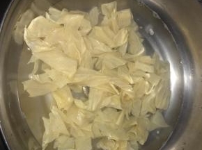 开水里焯烫1分钟。\\