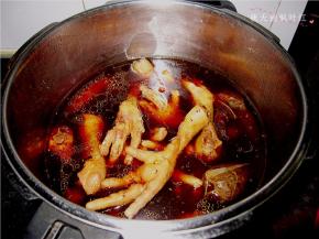 成熟后即可出锅食用啦。