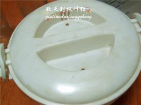 盖上容器盖，室温发酵3小时；