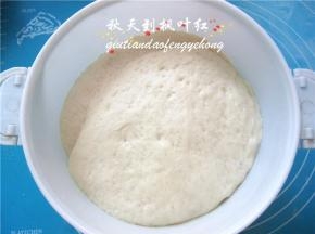 面团发酵至二倍大；