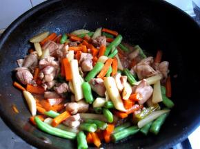 翻炒均匀即可。