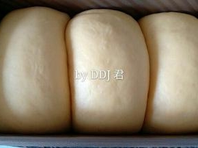 发至九分满时取出，擦干烤箱内的水汽，开始160度预热