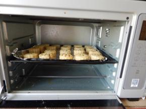 上烤箱180度烤25分钟