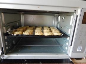 上烤箱180度烤25分钟