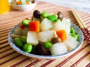 毛豆煮多了，吃剩下的还可以入菜。