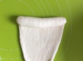 从远离自己那一头开始往自己这个方向卷起来