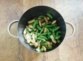 新鲜的毛豆和花生