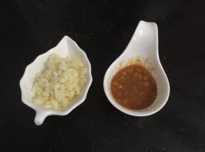 2. 蒜蓉，普宁豆酱