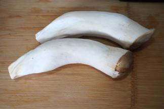 杏鲍菇冲洗干净