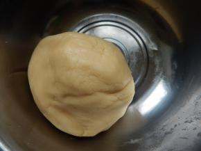 柔成面团放冰箱醒一个小时