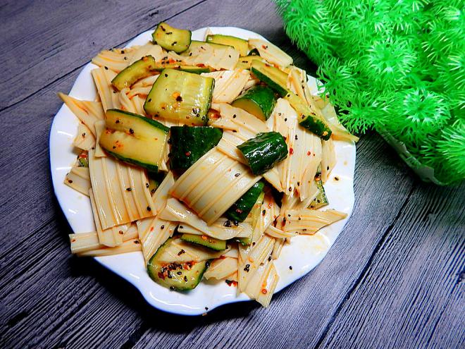 黄瓜凉拌芋头粉