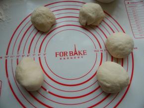 醒好后分成六小块