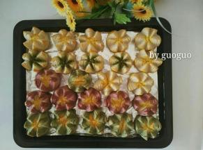 送入烤箱180度，30分钟取出晾凉