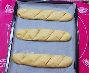 用刀切几个小口