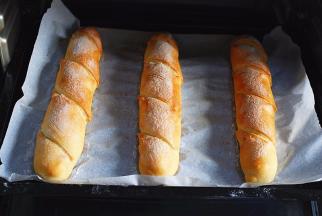 烤箱预热，200度，上下火，中层，烤制25分钟