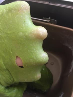 用imix键揉至能拉出粗膜，加入黄油