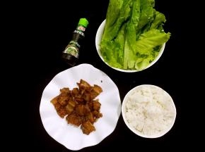 把肉盛出，全程只用到热炒鲜露，味道真的太好了