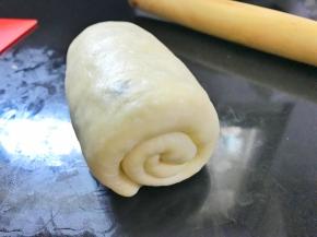 9、从上往下卷起。