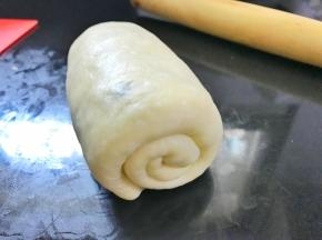 9、从上往下卷起。