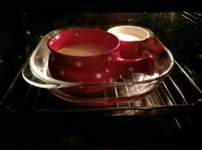 布丁瓶等小容器，烤制35-40分钟。我的大碗加烤了15分左右。