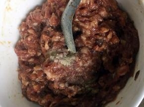 加入胡椒粉拌匀