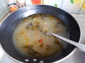 下锅后搅拌均匀