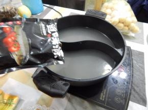加入番茄火锅包