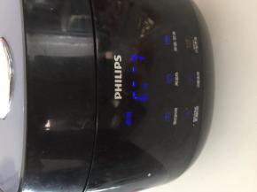 大米淘洗干净后加适量清水放入锅中煮熟