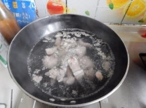 中入料酒焯一下水