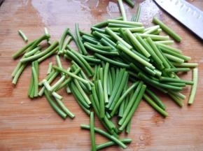 蒜苔切好