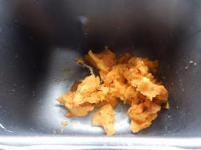 红薯蒸好压成泥