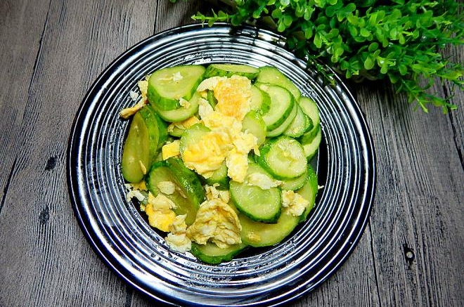 黄瓜炒鸡蛋
