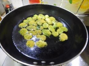 放盐水里焯一下水