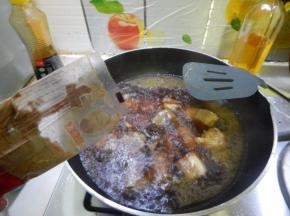 加入五香粉炖半小时