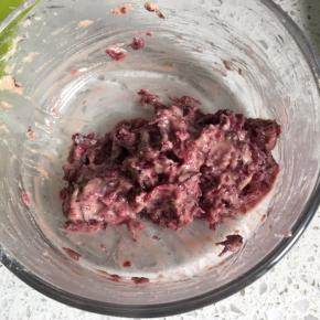 搅拌均匀，放冰箱冷藏备用