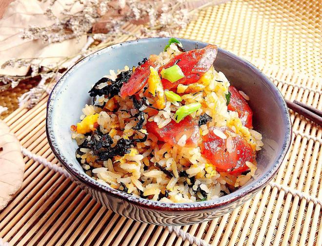腊味紫菜炒饭