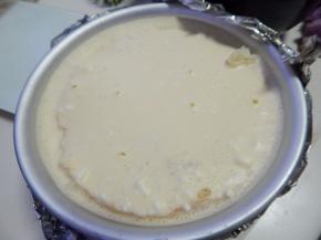 倒入冷藏四小时的蛋糕里