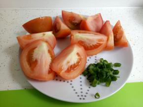 切中大块，葱切小断，