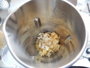 在加入豆浆机里