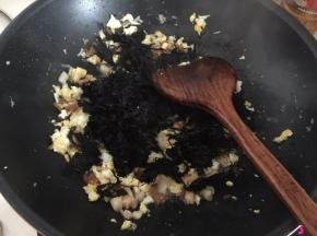 加入紫菜炒