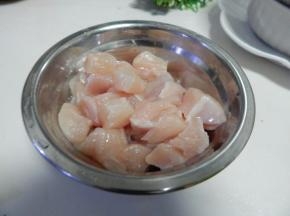 鸡肉切丁