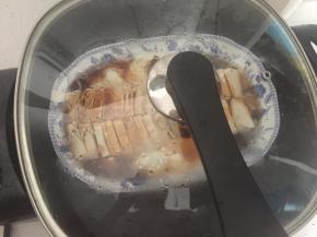 盖上锅盖焖1分钟