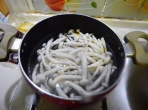 白玉菇焯一下水