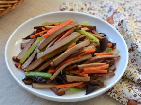 脆嫩滑爽，营养丰富