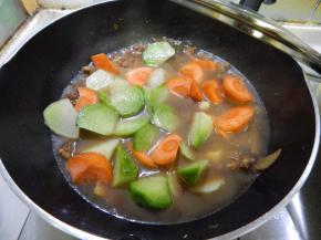 炖40分钟加入萝卜