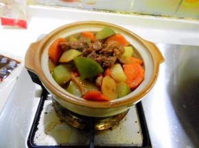 最后转砂锅炖五分钟