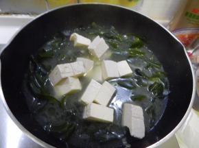 大火煮开加入豆腐