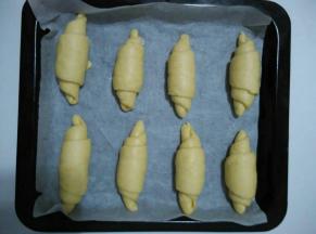 依次卷好放在烤盘里