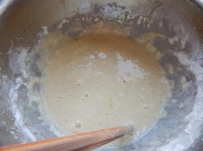 加入清搅拌成面糊
