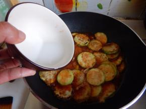 加入湿淀粉收汁